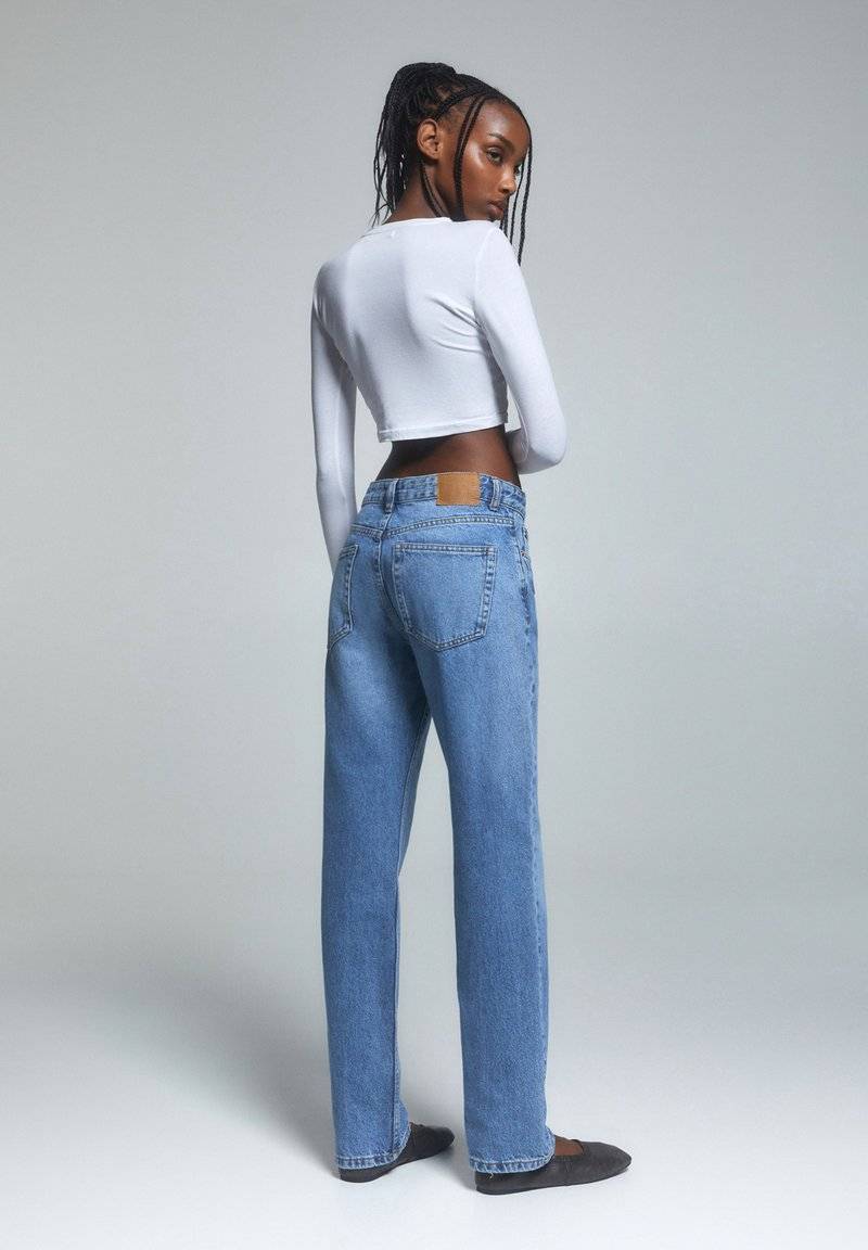 PULL&BEAR PULL&BEAR MID-WAIST - Straight leg jeans - blue denim Auslauf