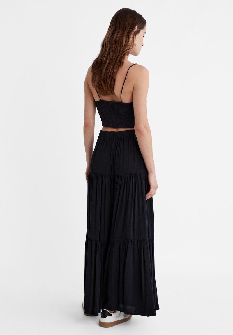 Stradivarius Stradivarius PEASANT - Maxi skirt - black Angebote