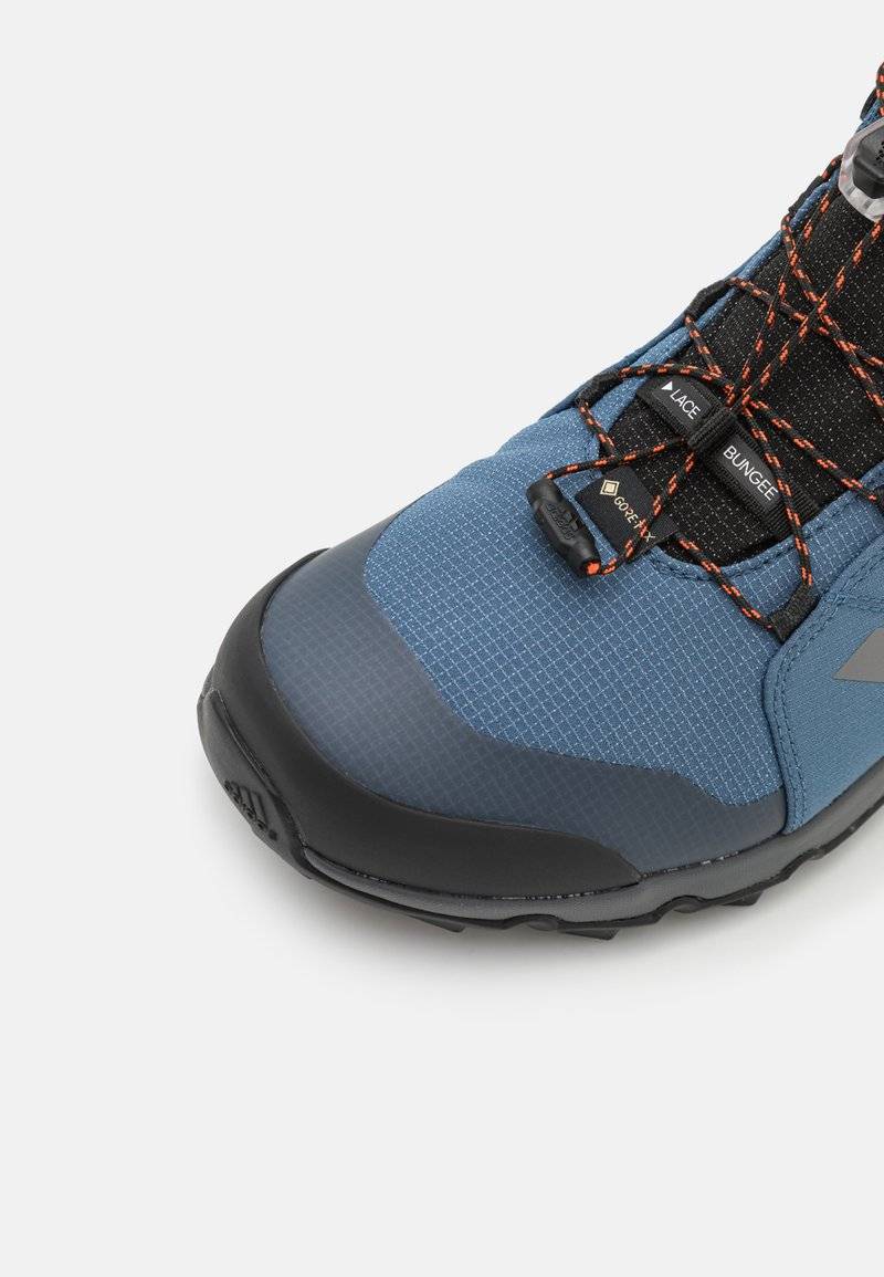 Adidas Terrex Adidas Terrex TERREX MID GORE-TEX® HIKING - Hiking shoes Super Rabatt