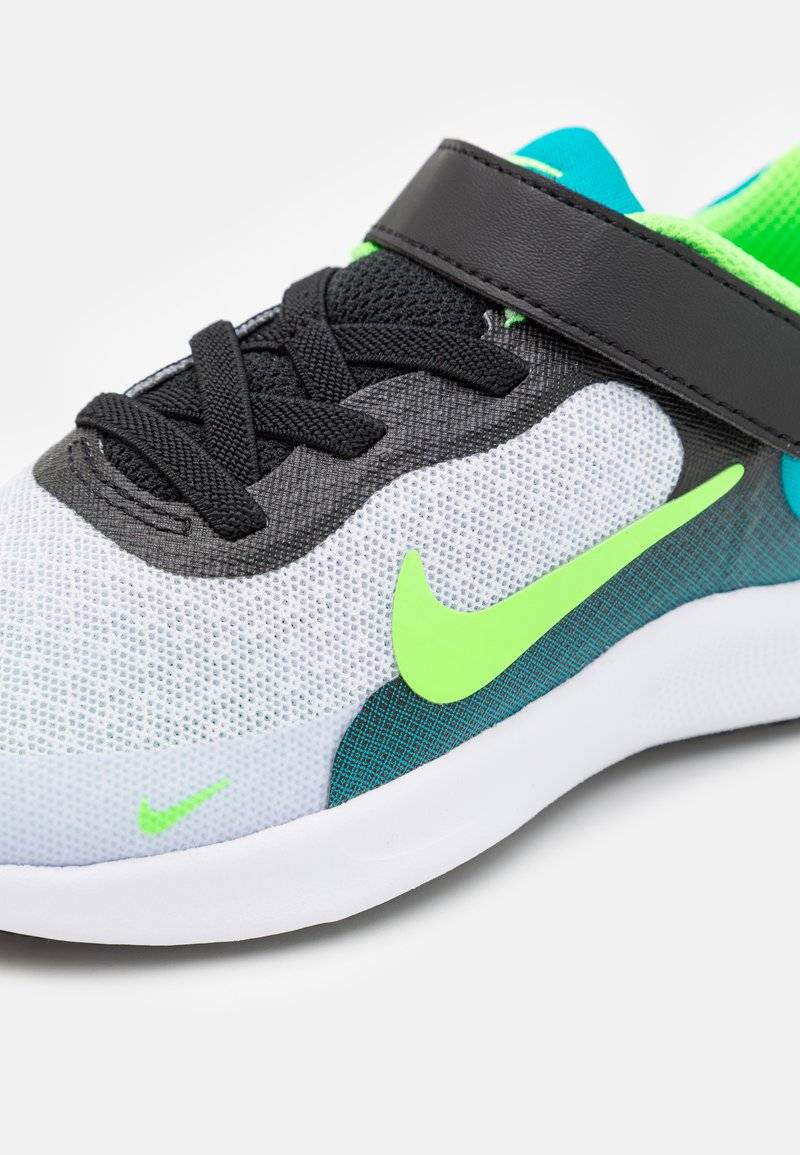 Nike Performance Nike Performance REVOLUTION 7 UNISEX - Competition running shoes Speichern exportieren