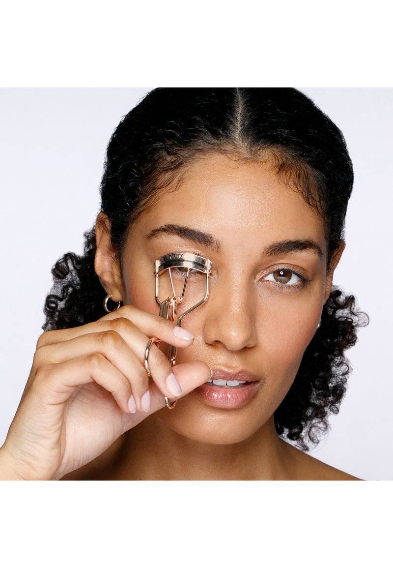 TWEEZERMAN TWEEZERMAN CURL 38° EYELASH CURLER - Eye makeup tool - champagner Weihnachtsangebot