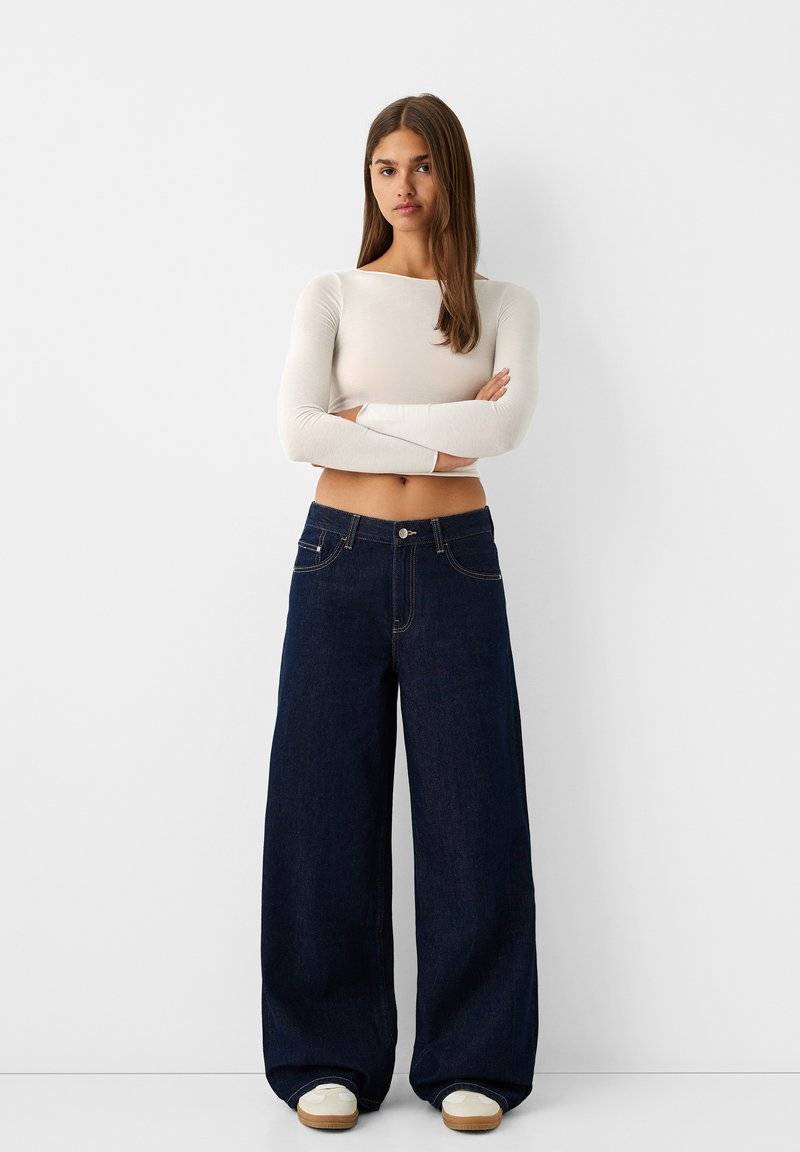 Bershka Bershka WIDE-LEG - Relaxed fit jeans - royal blue Bestseller
