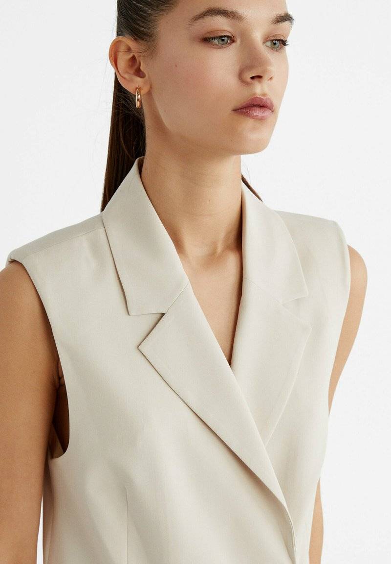 Stradivarius Stradivarius Waistcoat - white Riesige Ersparnisse