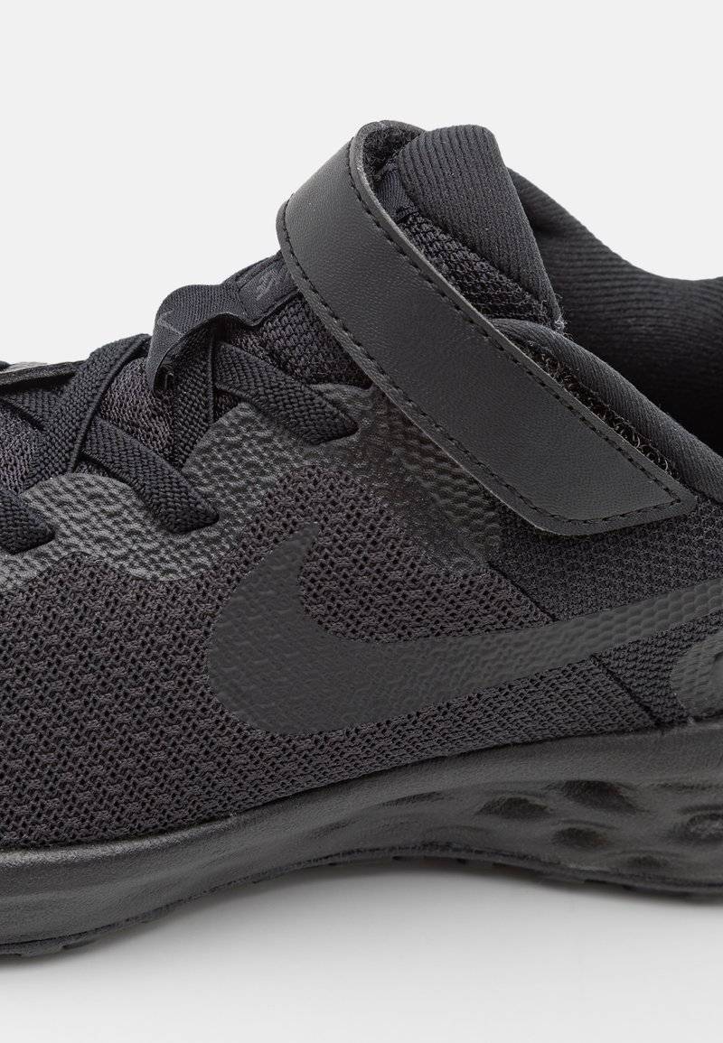 Nike Performance Nike Performance NIKE REVOLUTION 6 FLYEASE (PS - Neutral running shoes - black Günstiger Verkauf