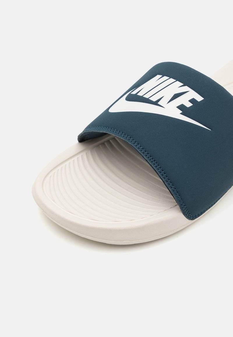 Nike Sportswear Nike Sportswear VICTORI ONE SLIDE - Pool slides Sonderangebot