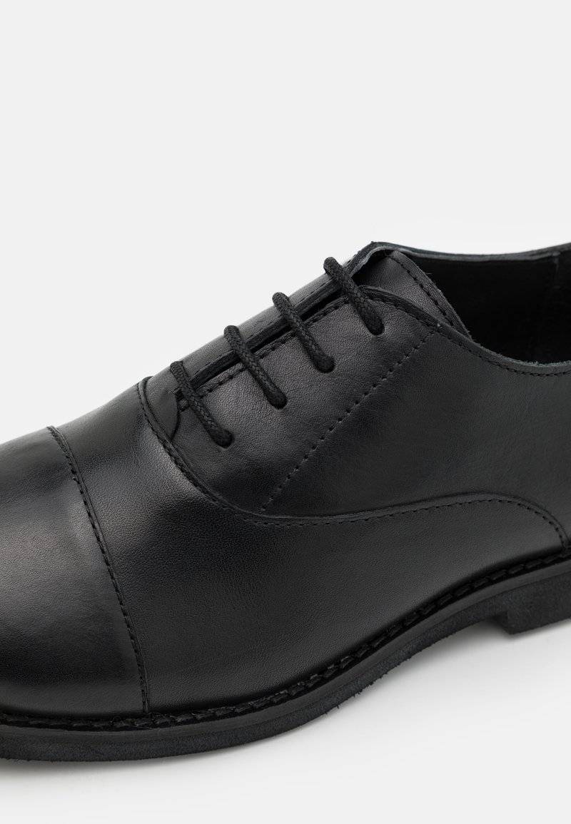 Friboo Friboo LEATHER - Lace-ups - black Exklusivangebot