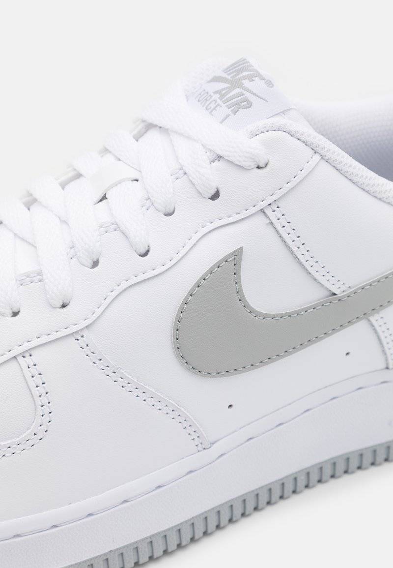 Nike Sportswear Nike Sportswear AIR FORCE 1 '07 - Trainers Weihnachtsangebot