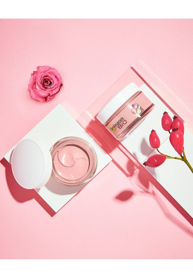 Garnier Garnier ORGANIC ROSY GLOW 3IN1 ROSÉ CREAM - Face cream Bis zu 50% Rabatt