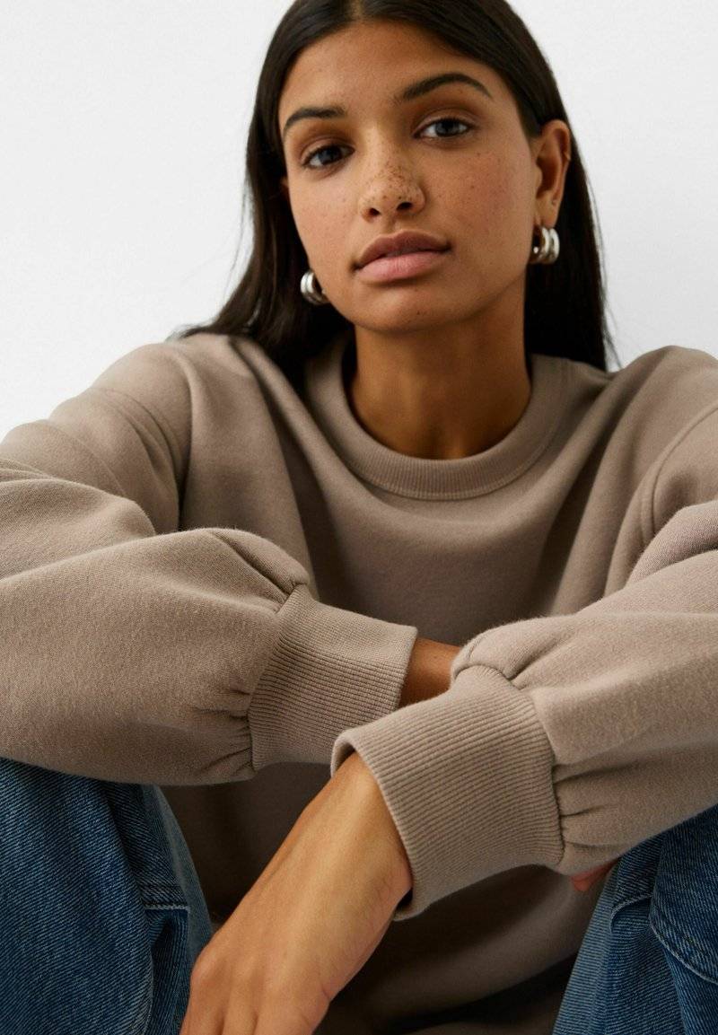 Bershka Bershka Sweatshirt - sand Bis zu 60% Rabatt