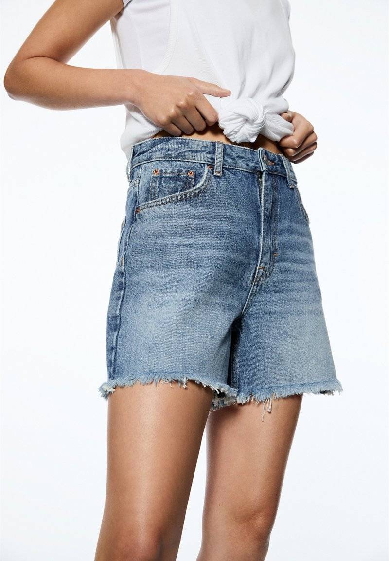 PULL&BEAR PULL&BEAR HIGH-WAIST - BERMUDA - Denim shorts - blue denim Clearance-Verkauf