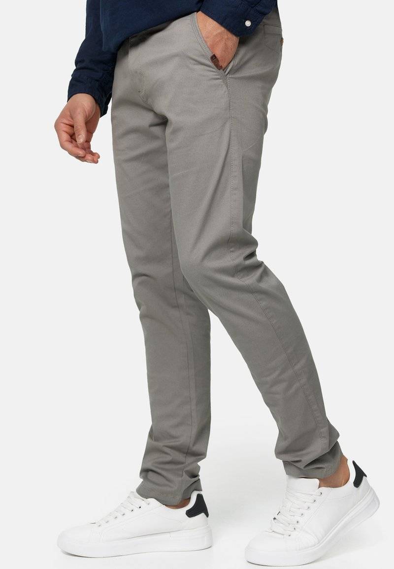 INDICODE JEANS INDICODE JEANS CHERRY - Chinos - light grey Speichern exportieren