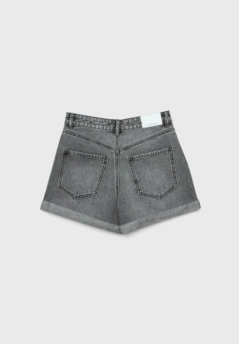 Stradivarius Stradivarius MOM - Denim shorts - grey denim Im Verkauf