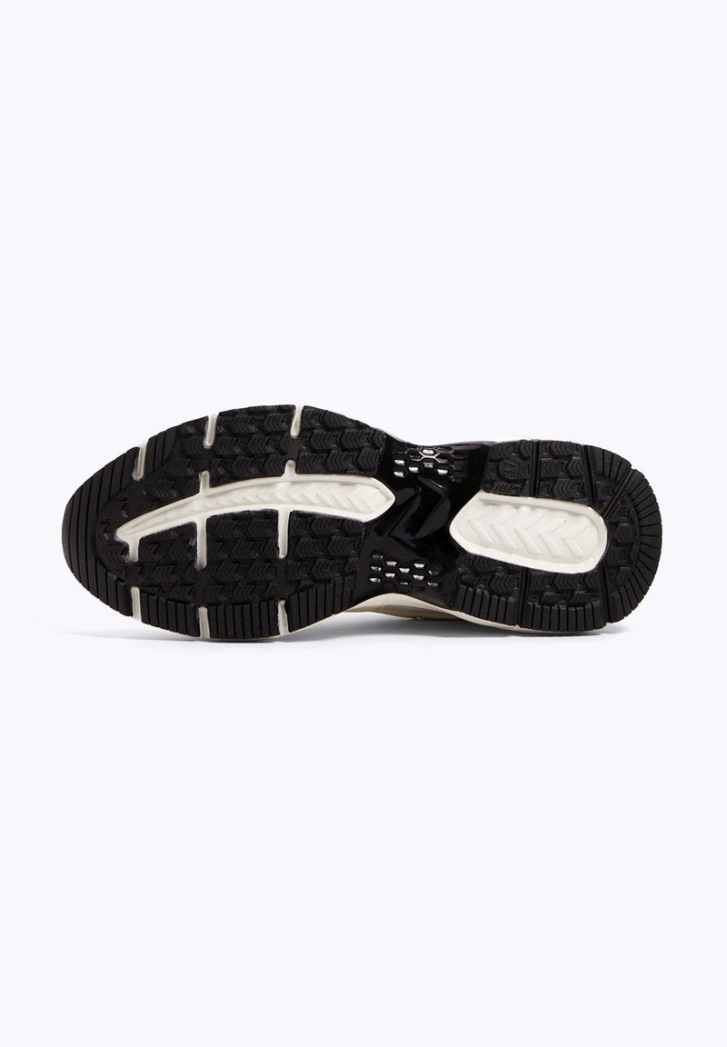 OYSHO OYSHO RETRO RUNNING - Training shoe - white Günstig kaufen