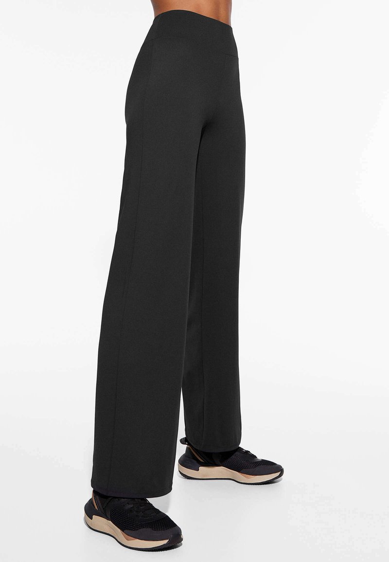 OYSHO OYSHO HIGH-RISE COMFORTLUX STRAIGHT-LEG - Trousers - black Begrenztes Angebot