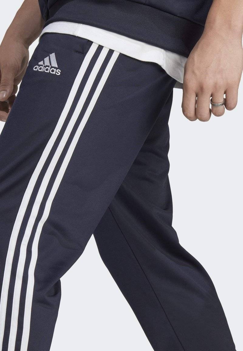 adidas Sportswear adidas Sportswear BASIC 3-STRIPES TRICOT TRACK SUIT - Tracksuit Vatertagsangebot