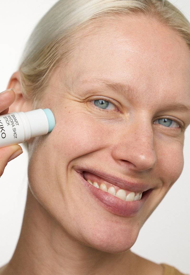 KIKO Milano KIKO Milano SMART HYDRASHOT STICK - Face cream Letzte 3 Tage