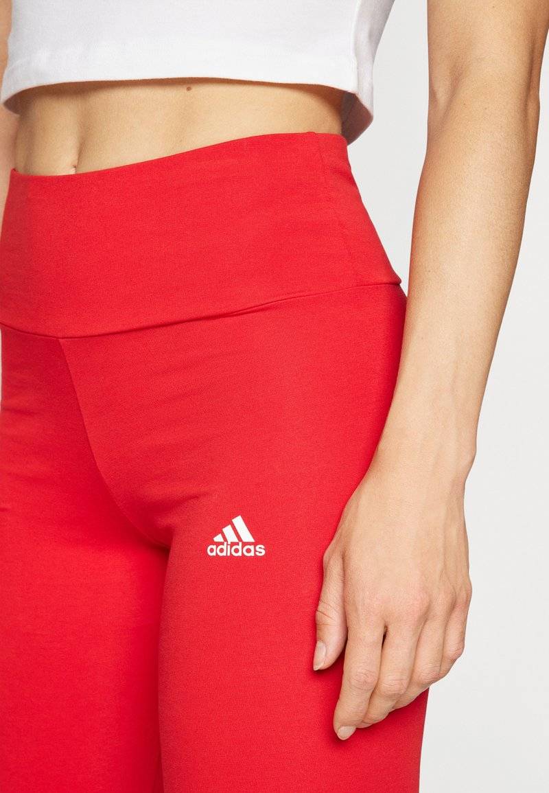 adidas Sportswear adidas Sportswear ESSENTIALS HIGH-WAISTED - Leggings - better scarlet Sonderangebot der Fabrik