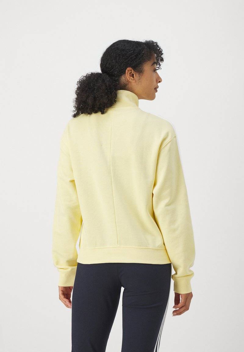 adidas Sportswear adidas Sportswear ESSENTIALS 3-STRIPES QUARTER ZIP - Sweatshirt - almost yellow Hotsell