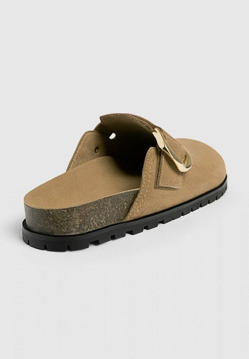 Stradivarius Stradivarius WITH BUCKLE DETAILS - Clogs - beige Online Shopping