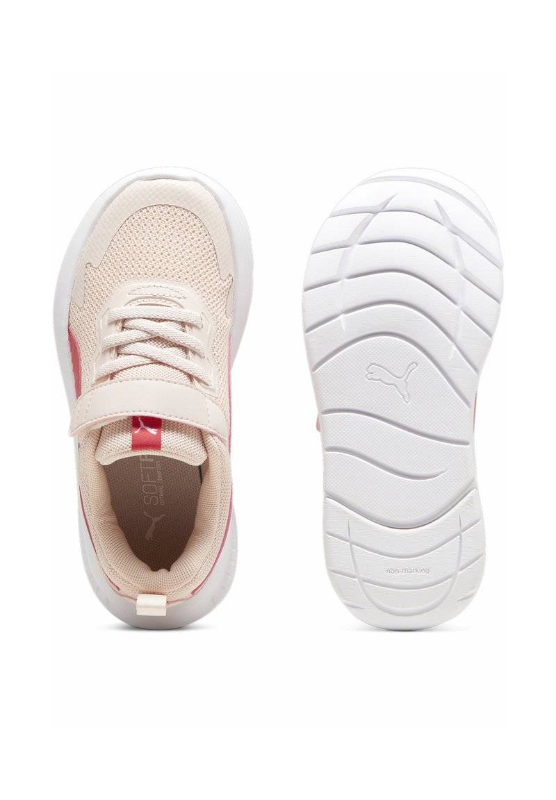 Puma Puma EVOLVE - Stability running shoes - island pink white tart cherry Saisonschlussverkauf