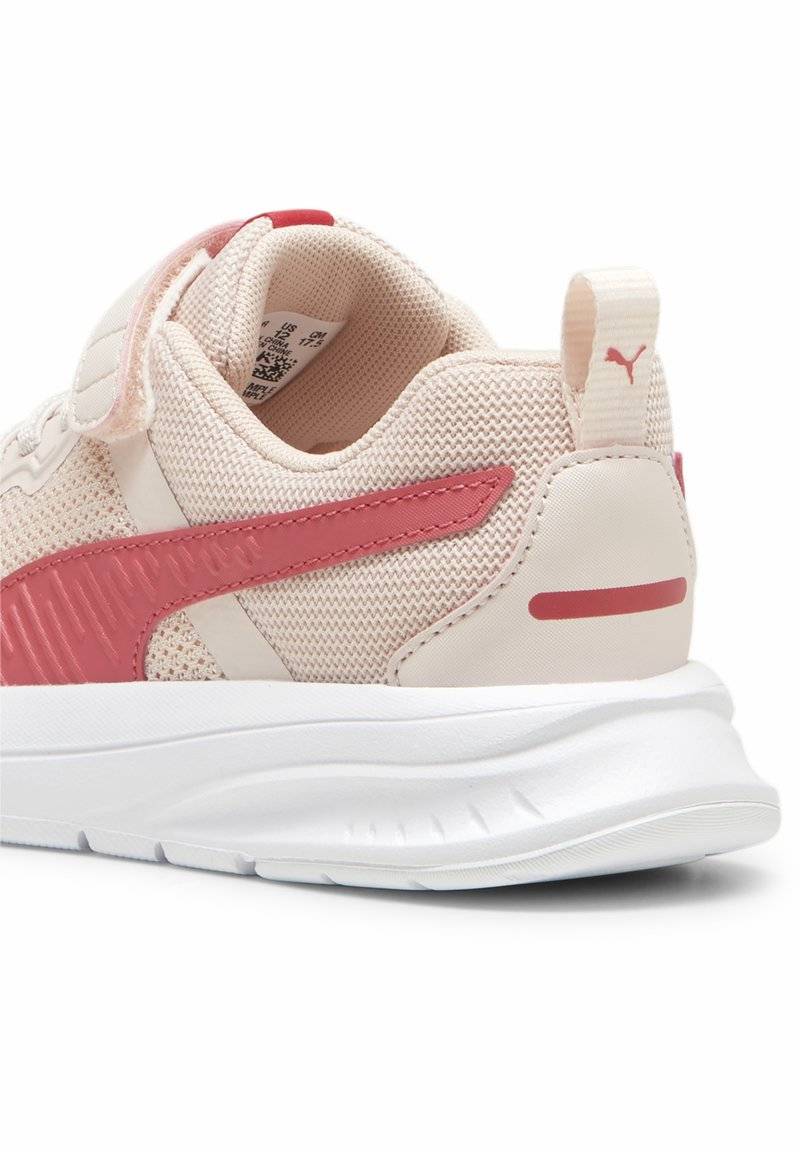 Puma Puma EVOLVE - Stability running shoes - island pink white tart cherry Saisonschlussverkauf