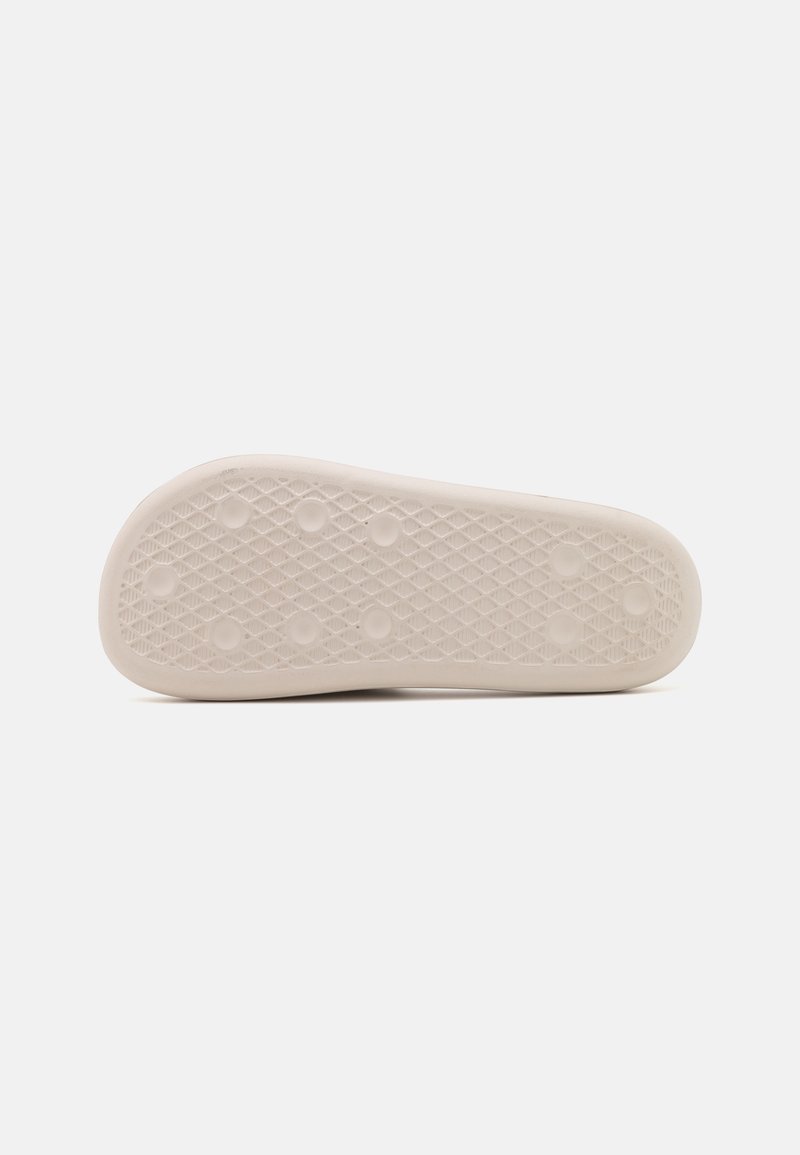 adidas Originals adidas Originals ADILETTE AYOON - Mules - beige Jubiläumsangebot
