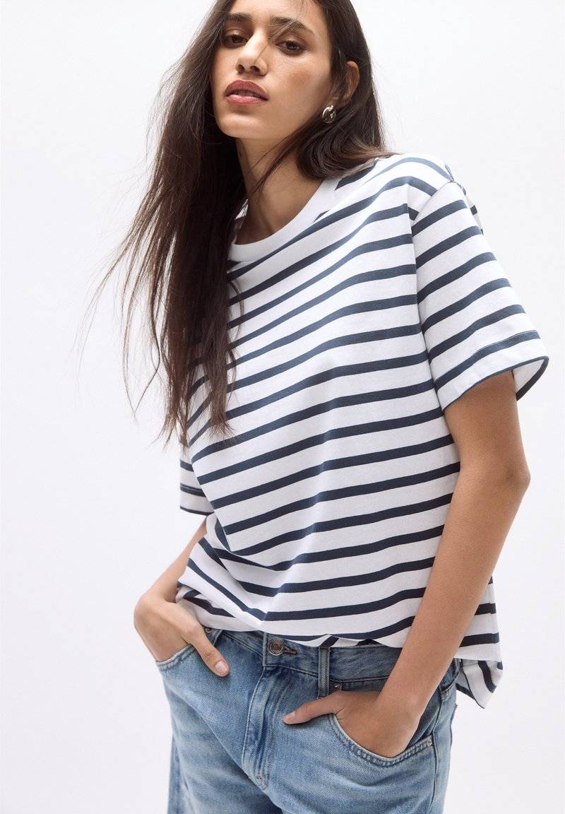 PULL&BEAR PULL&BEAR SHORT SLEEVE - Basic T-shirt - dark blue Nur noch ein Tag übrig