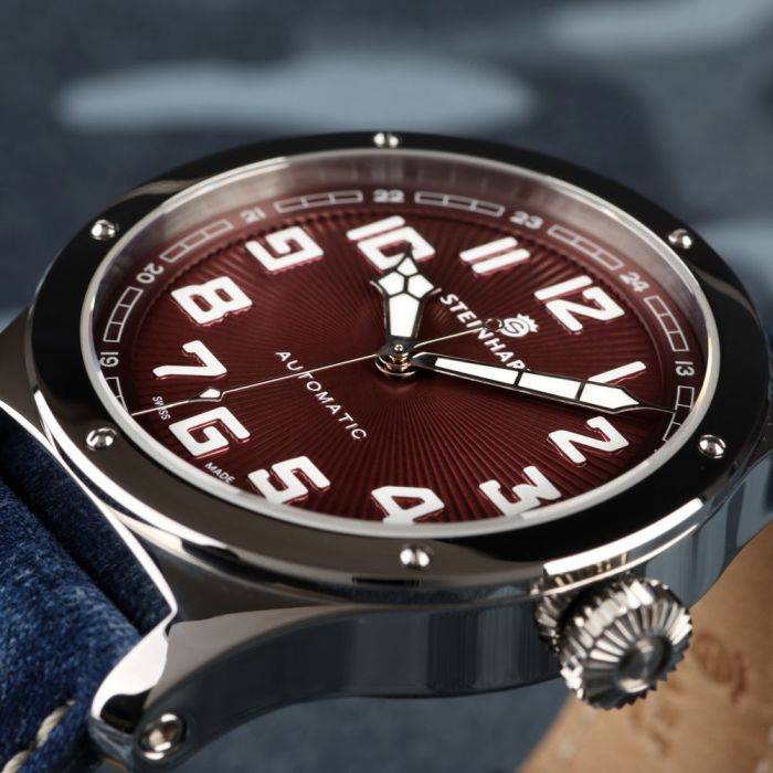 Steinhart Military 47 automatic red Schlussverkauf