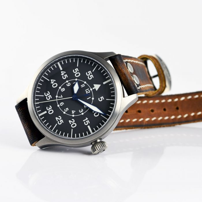 Steinhart Nav B-Uhr 47 Titan B Muster Zentralsekunde Exklusive Angebote