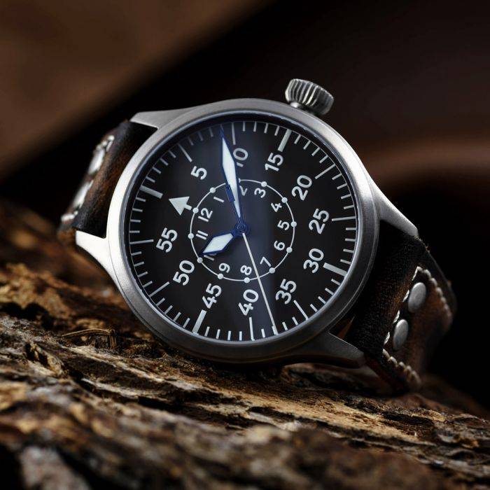 Steinhart Nav B-Uhr 47 Titan B Muster Zentralsekunde Exklusive Angebote