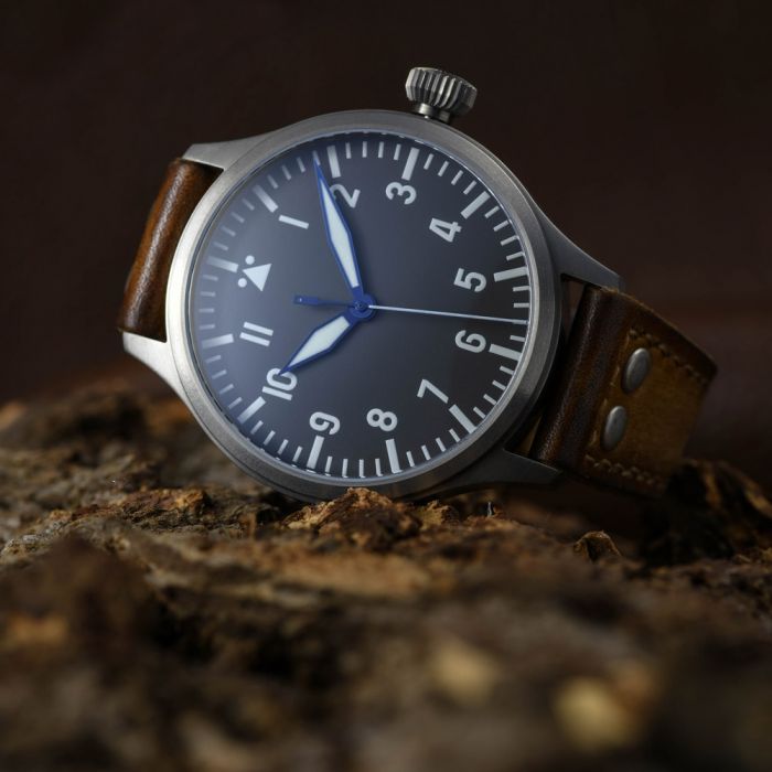 Steinhart Nav B-Uhr 44 Titan A Muster Zentralsekunde Blitzangebot