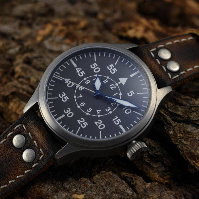 Steinhart Nav B-Uhr 44 Titan B Muster Zentralsekunde Große Rabatte