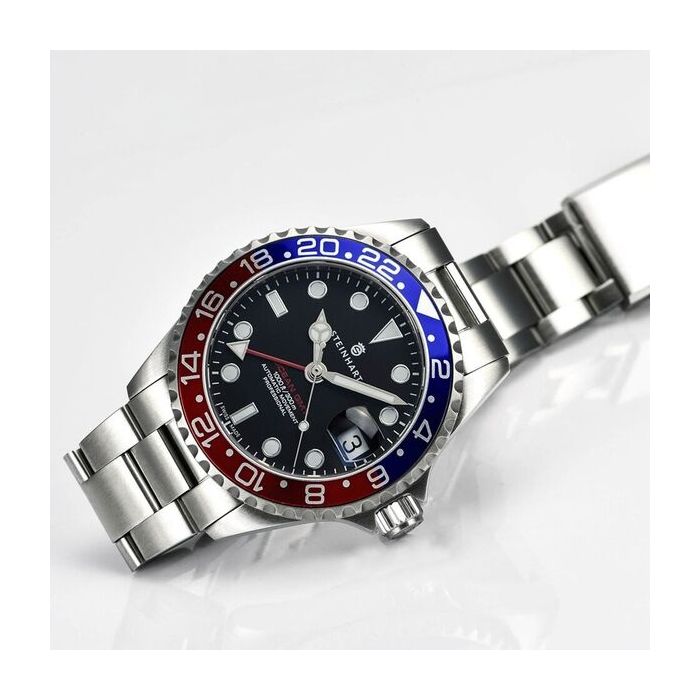 Steinhart Ocean 39 GMT BLUE-RED Taucheruhr Cyber Monday