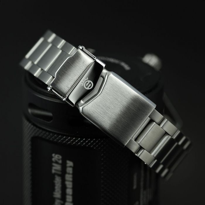 Steinhart Ocean 39 GMT BLACK Ceramic Taucheruhr Heißer Verkauf